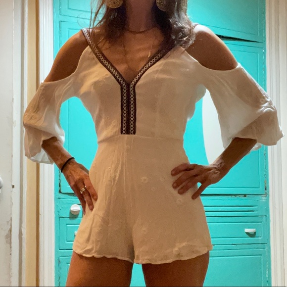 Ruby & Jenna No-Shoulder White Shorts Romper - Picture 1 of 12